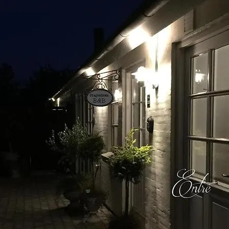 尤勒斯尼堡住宿加早餐旅馆 Ullerslev