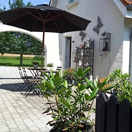 尤勒斯尼堡住宿加早餐旅馆 住宿加早餐酒店 Ullerslev